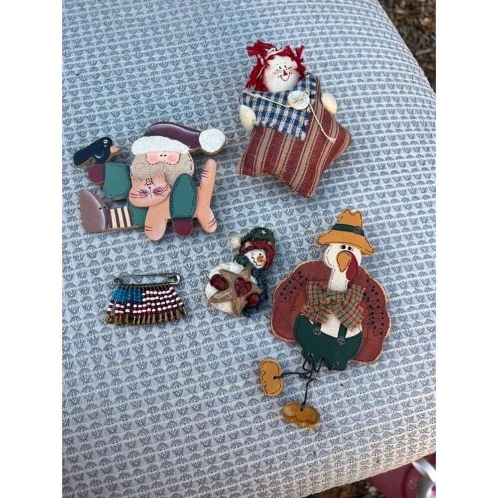 Primitive Country Holiday Pins Ornaments Lot Turkey Santa Snowman
